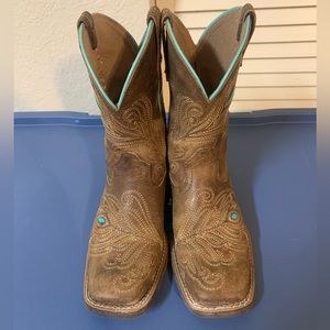 Girls youth size 1 Ariat boots